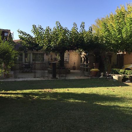 Standing Duplex Full Equipements Ideal Moyen Sejours Le Thor Εξωτερικό φωτογραφία